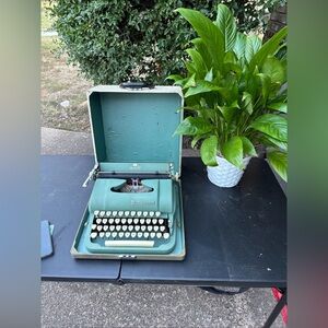 Vintage Underwood Typewriter Teal